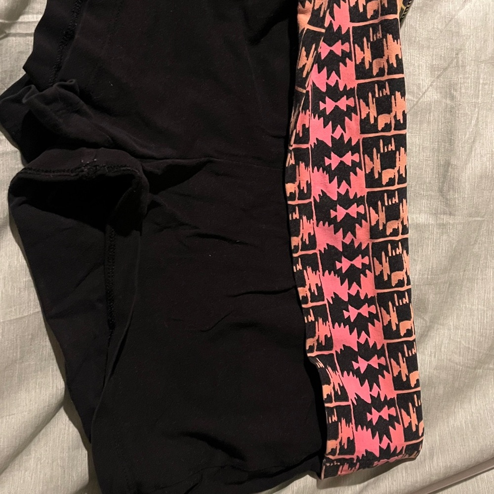 No Boundaries Black and Pink Geometric Leggings